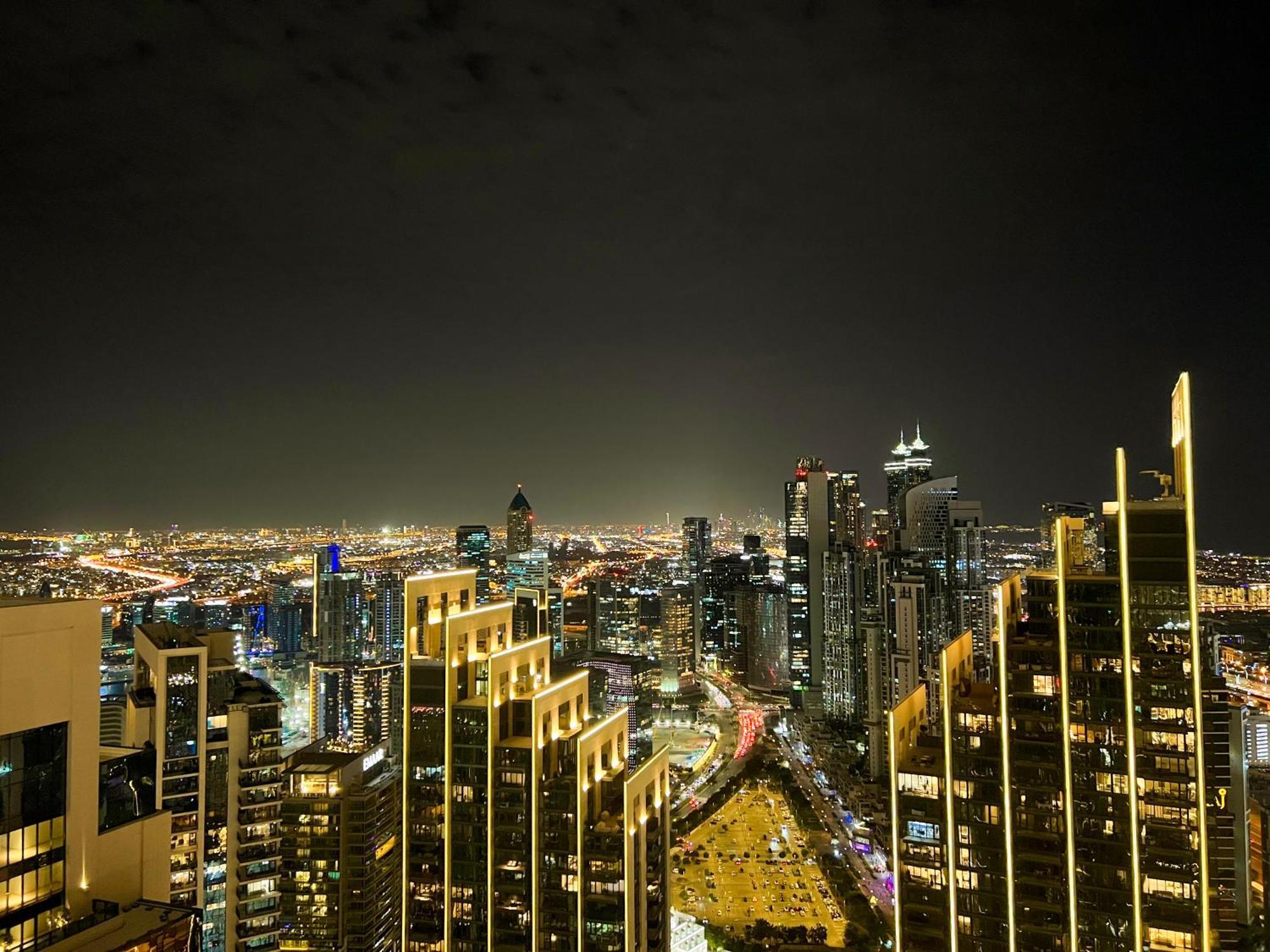 Downtown Luxury - Stunning Burj Khalifa & Sea View - 5 Minutes Walk To Dubai Mall Extérieur photo